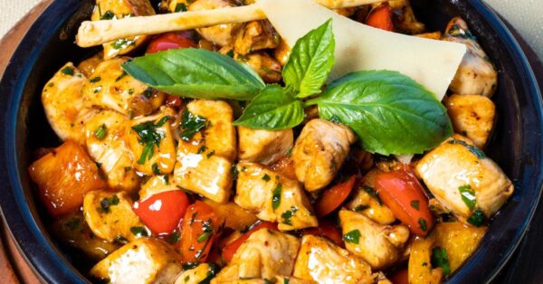 Tofu stir-fry with broccoli and peppers